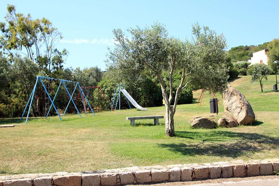 Residence Portolaconia Appartamenti Cannigione Bagian luar foto