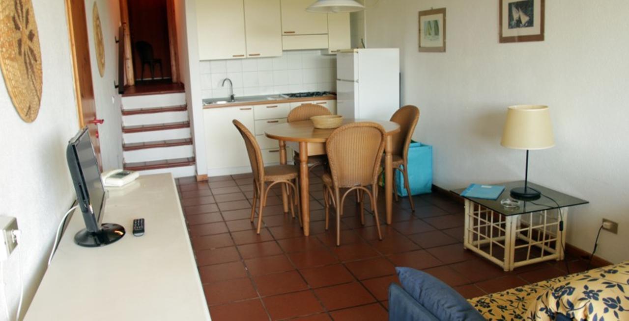 Residence Portolaconia Appartamenti Cannigione Ruang foto