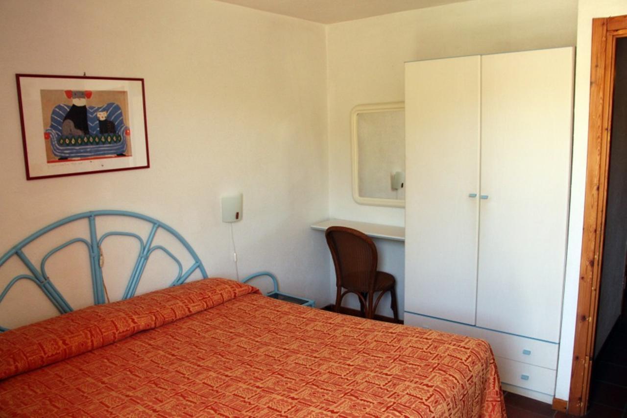 Residence Portolaconia Appartamenti Cannigione Bagian luar foto