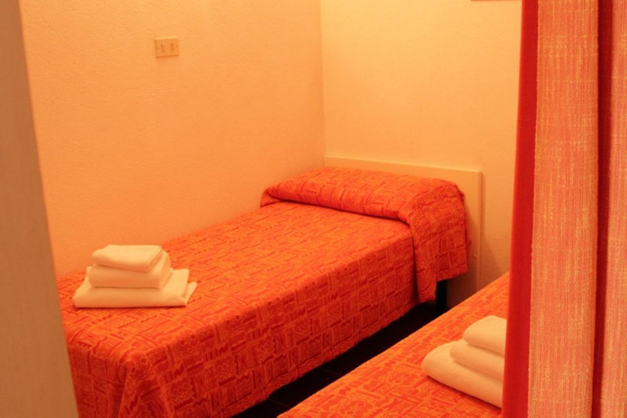 Residence Portolaconia Appartamenti Cannigione Ruang foto