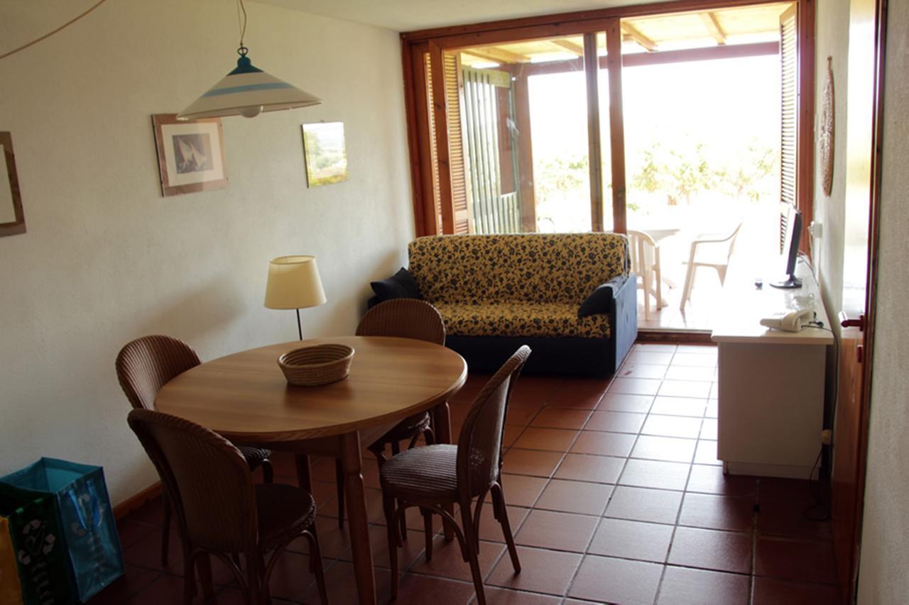 Residence Portolaconia Appartamenti Cannigione Ruang foto