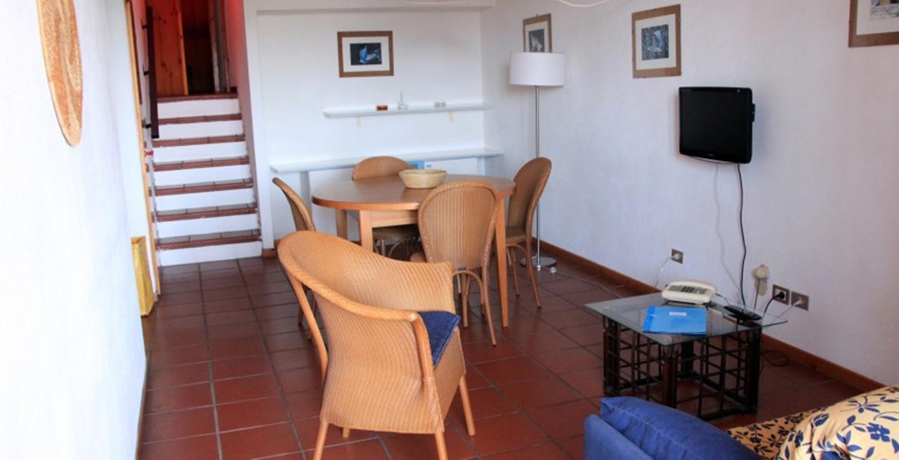Residence Portolaconia Appartamenti Cannigione Ruang foto