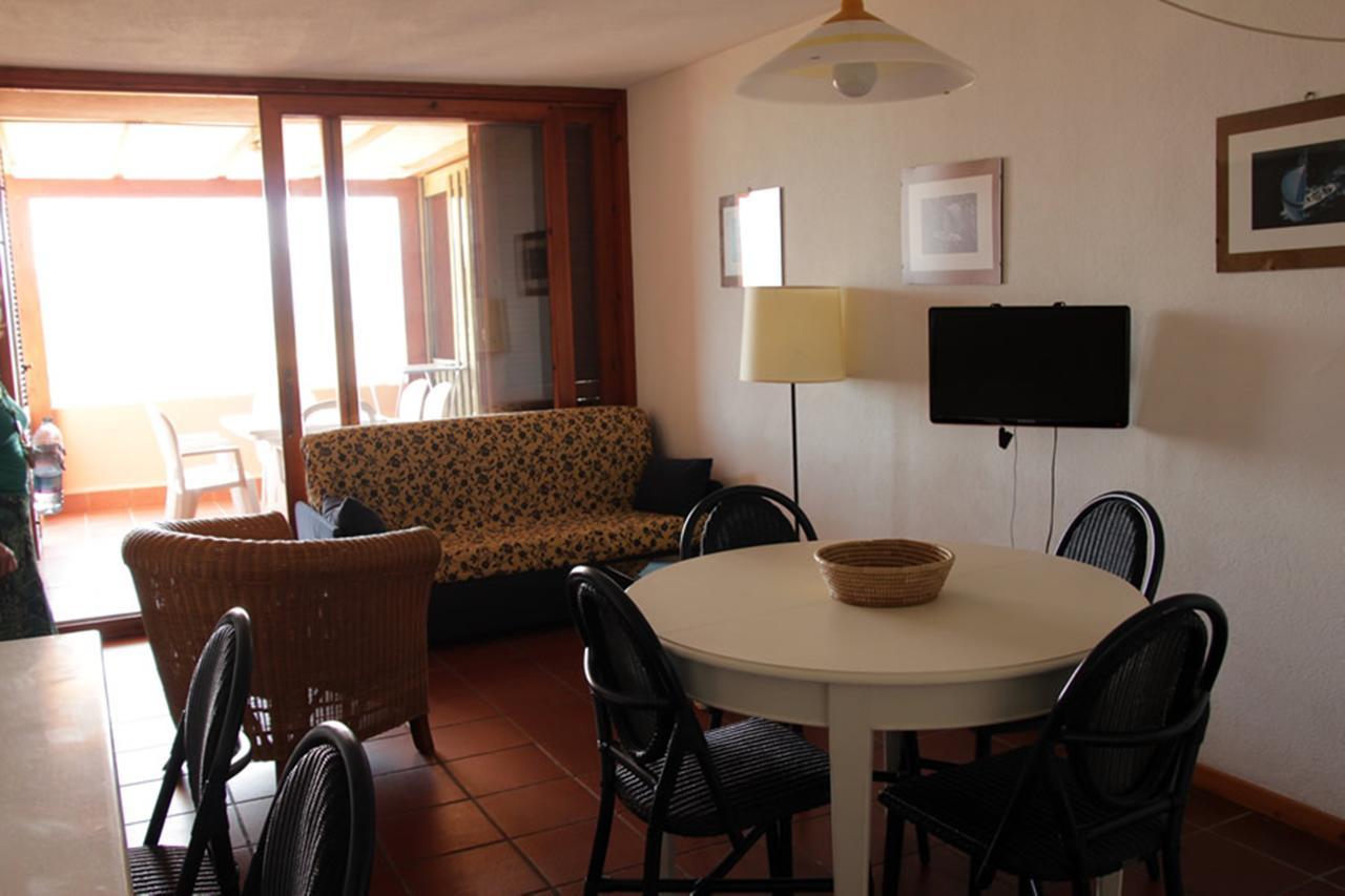 Residence Portolaconia Appartamenti Cannigione Ruang foto