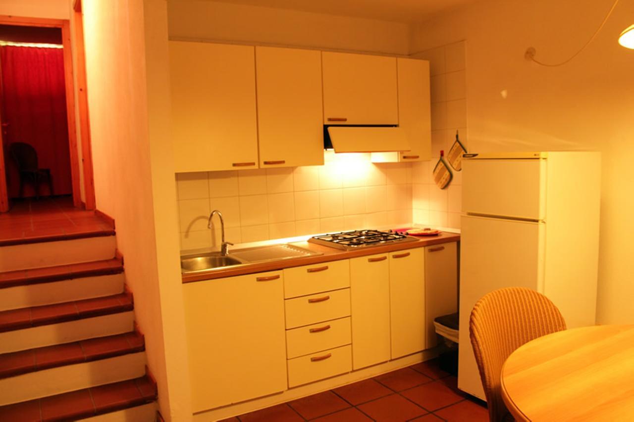 Residence Portolaconia Appartamenti Cannigione Ruang foto