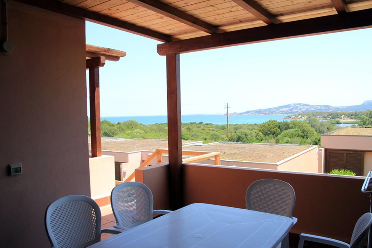 Residence Portolaconia Appartamenti Cannigione Ruang foto