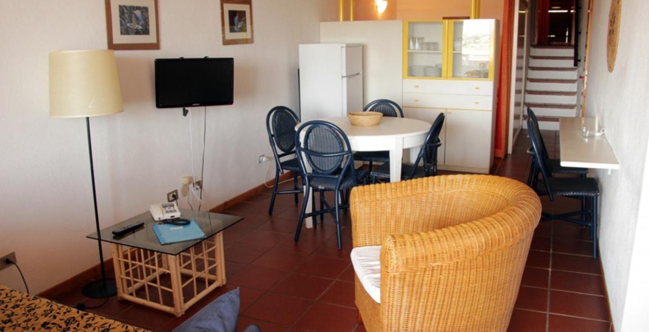 Residence Portolaconia Appartamenti Cannigione Ruang foto